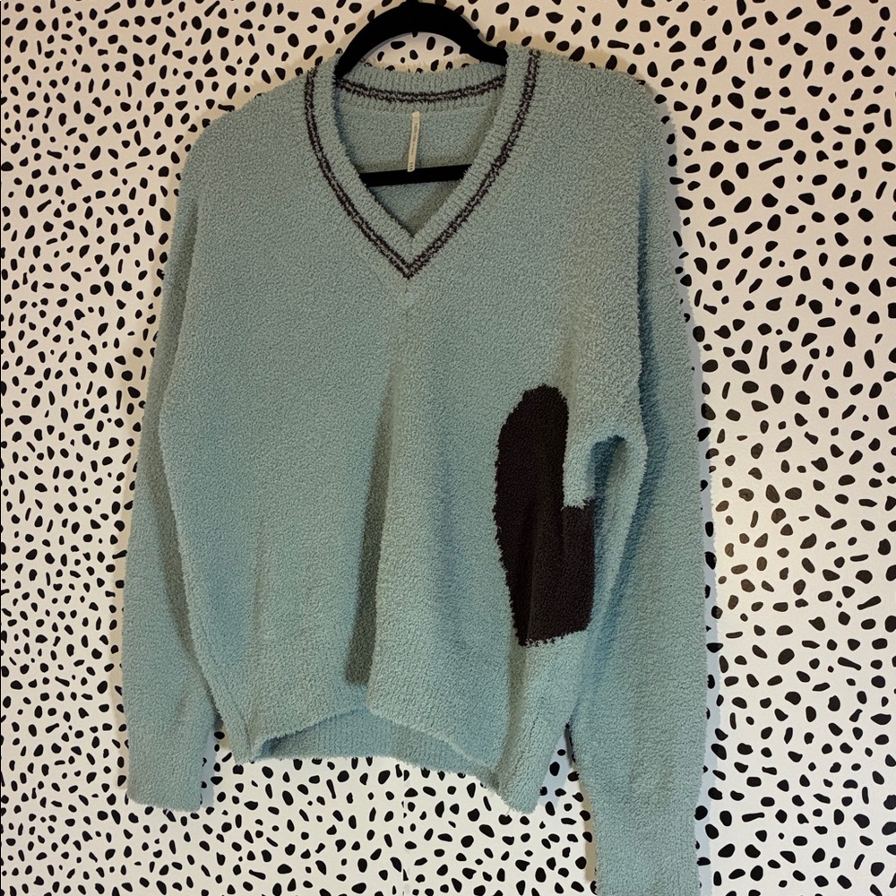 Hello Nite revolve V-Neck Blue & gray teddy Sweater Heart oversized